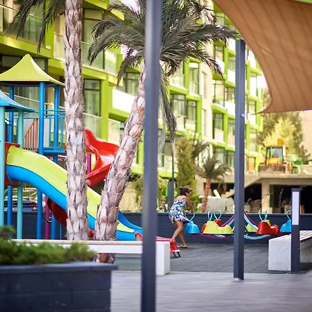 Soleil N Pools Beach Apartment