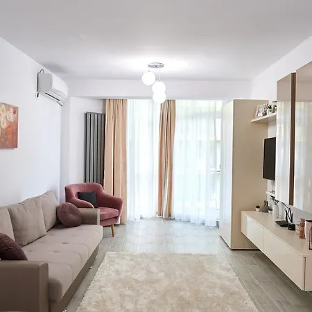 Soleil N Pools Beach Apartment